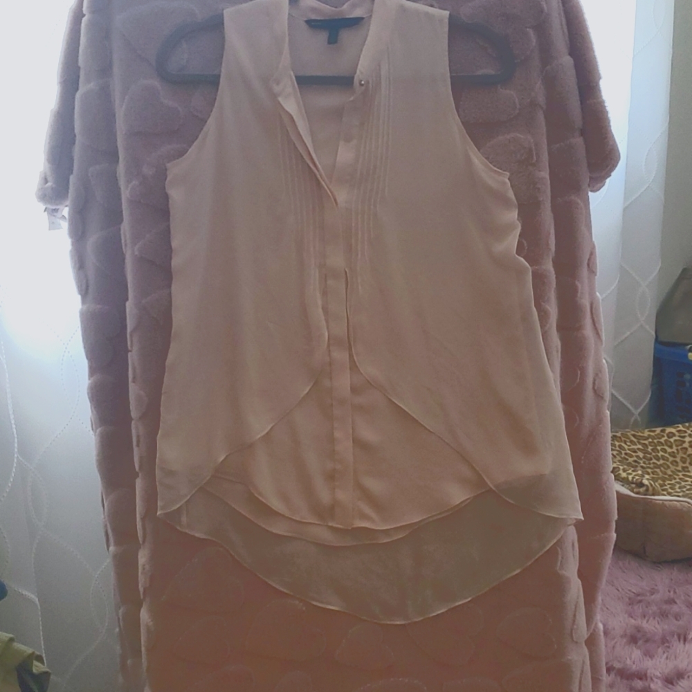 White house black market size XS peach short sleeved blouse